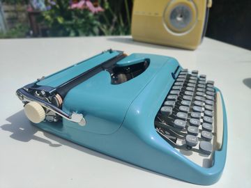 Commodore, typewriter, vintage, blue, 