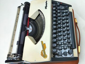 1969 Olympia SF Deluxe typewriter