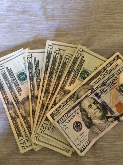 The money customers can save using out lockout service / car unlocking service vs hiring locksmiths