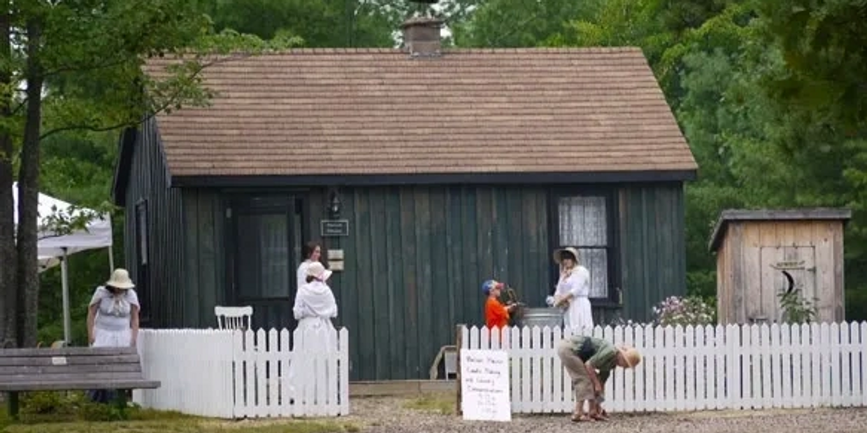 molson house and white picket fence