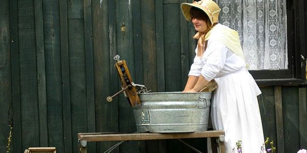 girl doing the laundry at the molson house