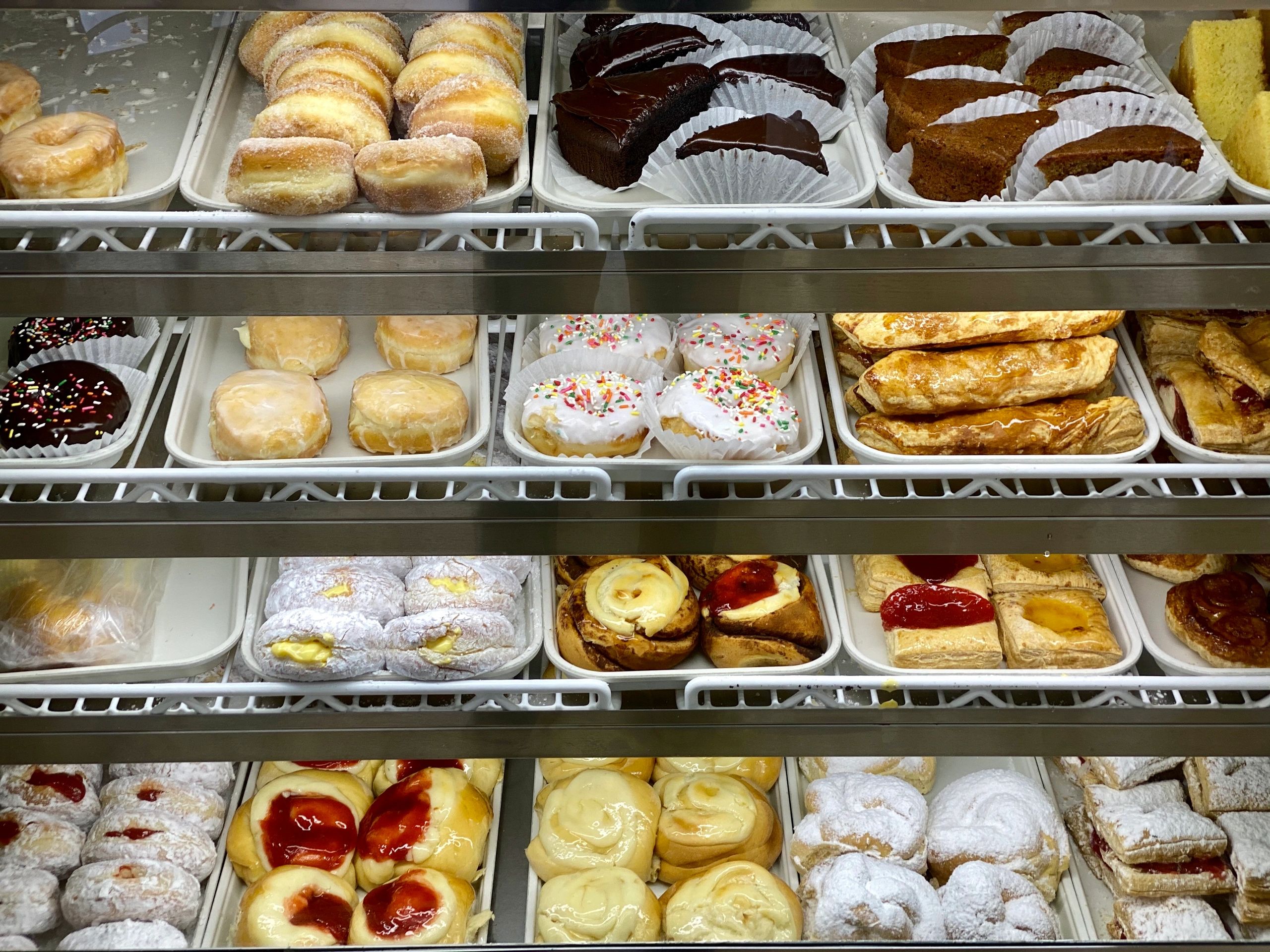 Quesitos, Pastelillos de guayaba, Mallorcas, Donas, donuts, boricua, resposteria, pastries, puerto rico