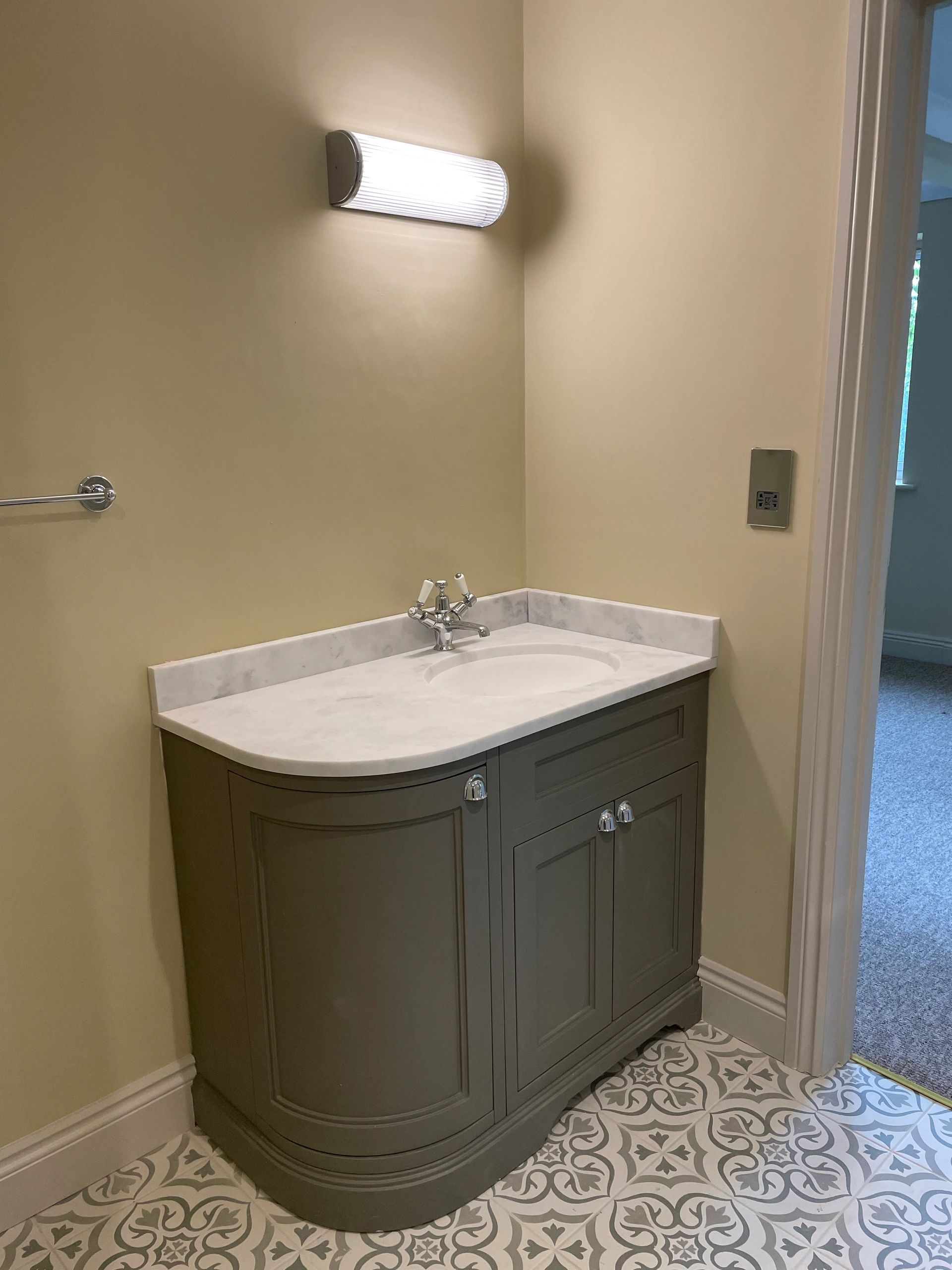 Traditional Corner Vanity Sink Unit with Marble Countertop and undermounted sink Tisbury