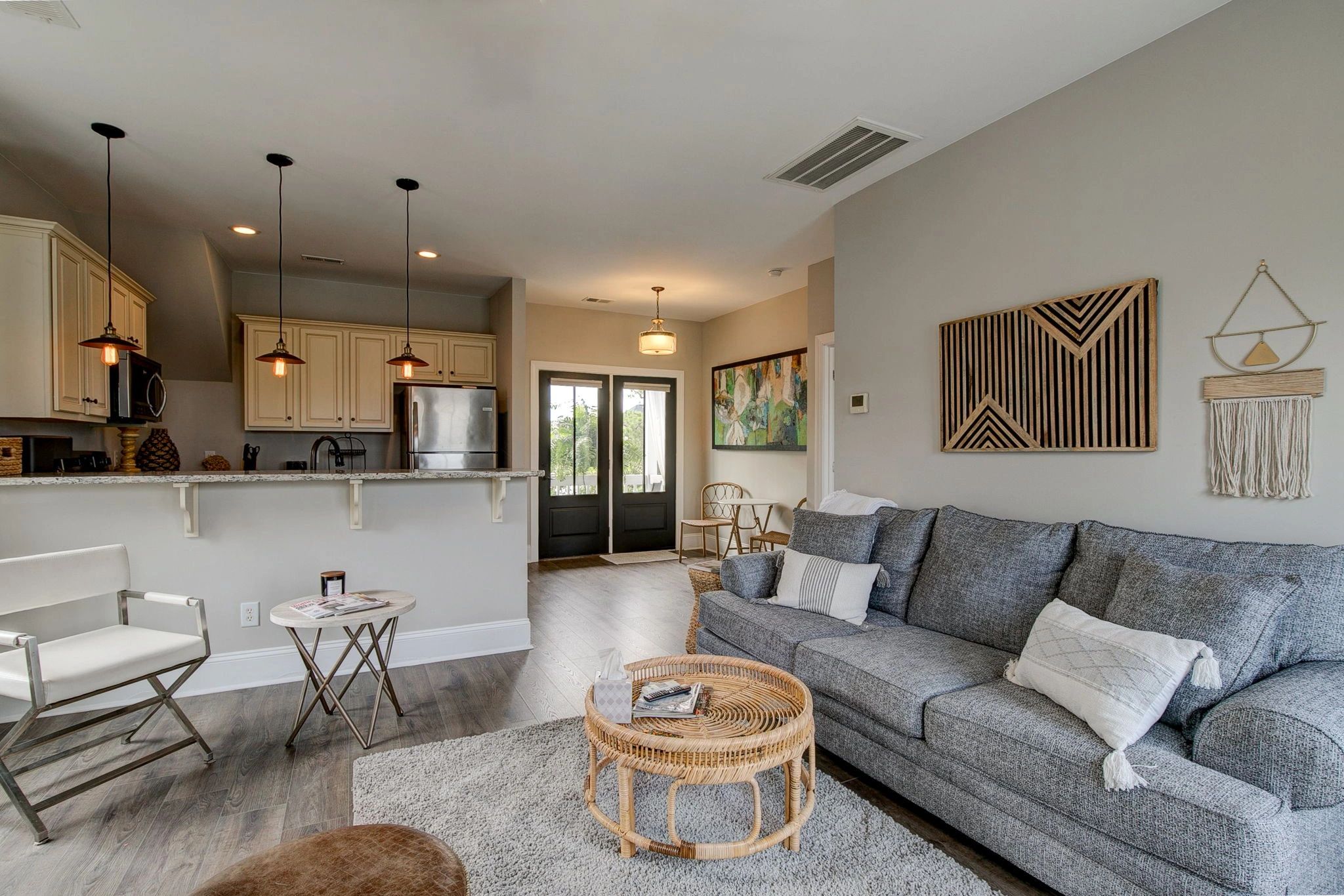 Enjoy modern Southern comfort. Clean/ plush/and cozy comfort describes this cottage
