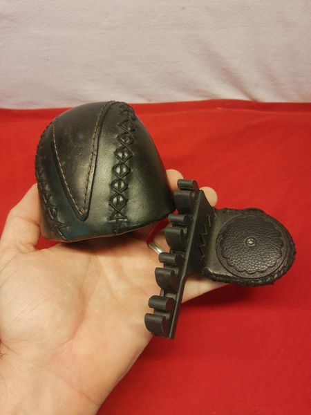 ORIGINAL THUNDERHORN BOA 4 ARROW BOW QUIVER