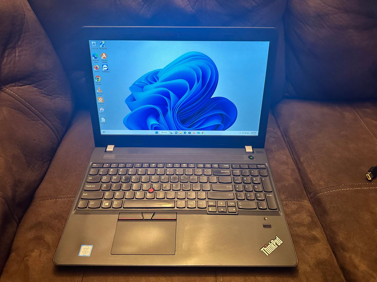 Lenovo ThinkPad E570, i5-7200U, 256gb SSD, Windows 11