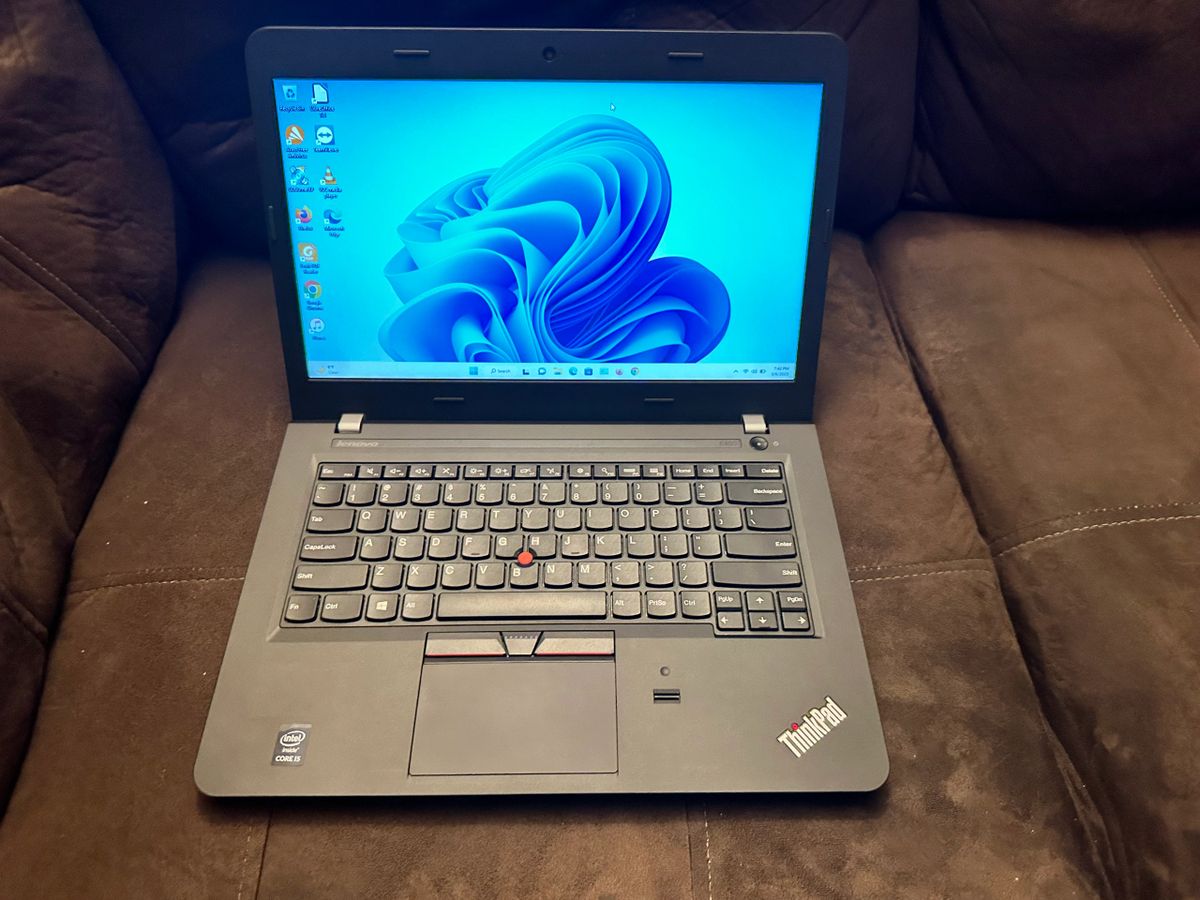 Lenovo ThinkPad E450, i5-5200U, 256gb SSD, 8gb Ram, Windows 11