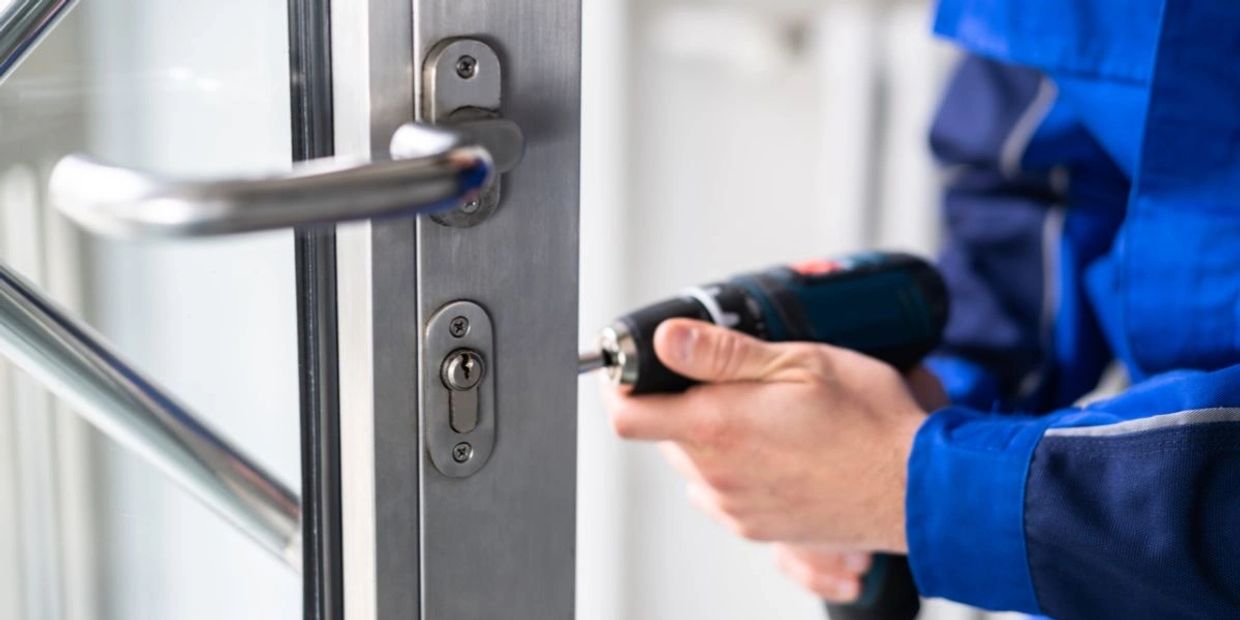 Locksmith assisting with late-night home lockout service in Leicestershire
