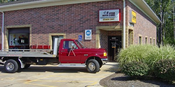 Exterior of 5 Star Auto Care Building