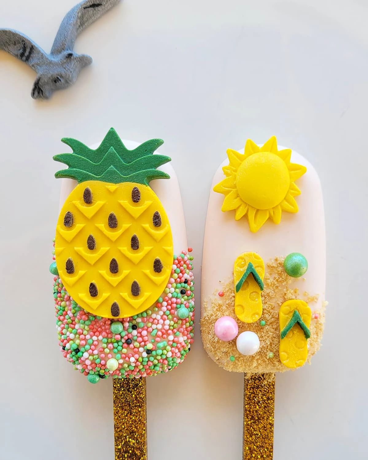 Custom Cakes, Cakesicles, Sugar Cookies Yellow Baking Delights