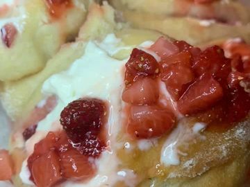 I scream.. you scream.. we all scream for.. strawberry shortcake rolls. 