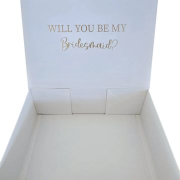 White magnetic bridesmaid proposal box with 'Will you be my bridesmaid?' message.