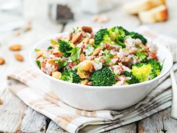 Simple, healthy, vegan, protein-rich broccoli salad, naturally gluten-free, works well as a lunch, s