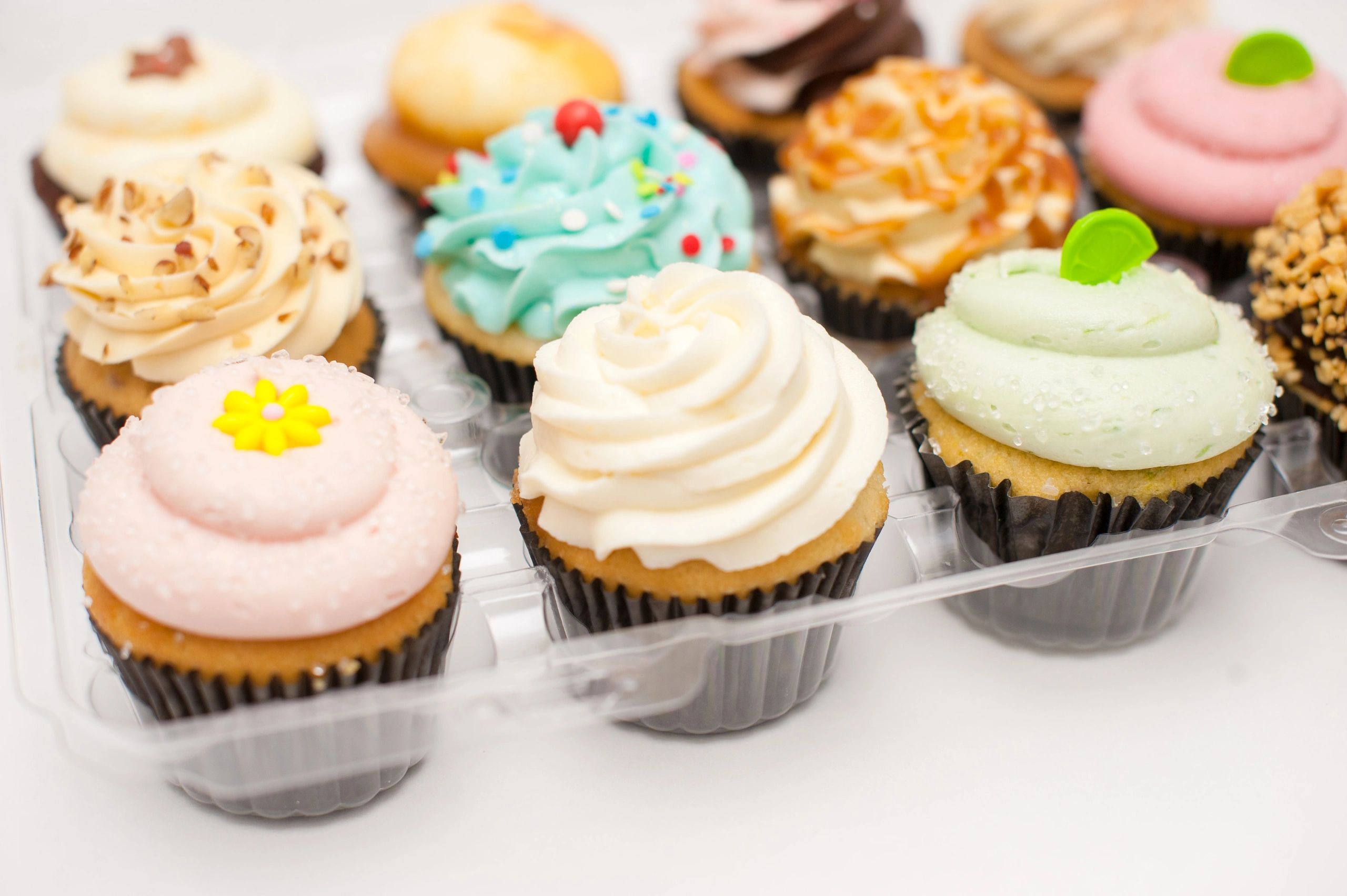 Cupcakes Delivery, Order Cupcakes Online by Best Cake Shop - Flower Aura