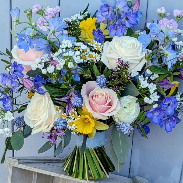 Spring wedding flowers Damerham