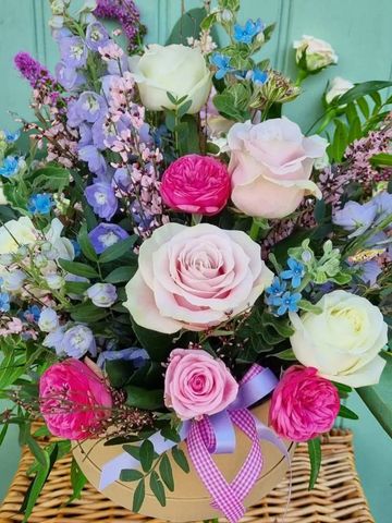 Mothers Day Flowers Verwood. Mothers Day Verwood, Mother day hat box Dorset