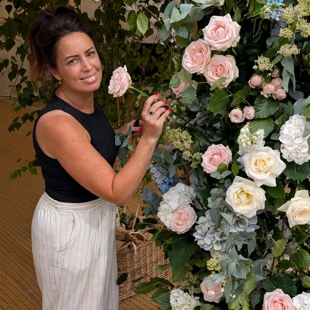 Jo Wild at heart floristry flower service, Book your wedding flowers Dorset