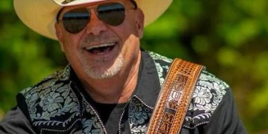 Doug Mathis has a new video for America Heal the Divide
