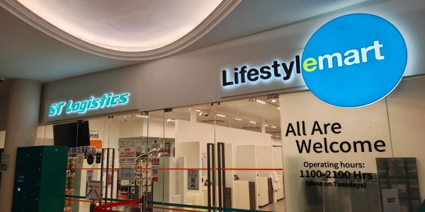 Entrance of Lifestylemart and ST Logistics shops.