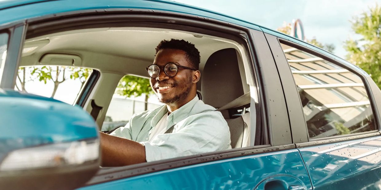Adult driving after completing online course for Texas driver’s license – state-approved course