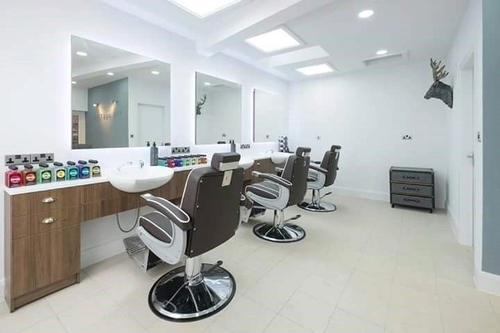 Dizajn interijera brijačnice Inspiring Salons Ltd Dizajn interijera brijačnice Inspiring Salons Ltd