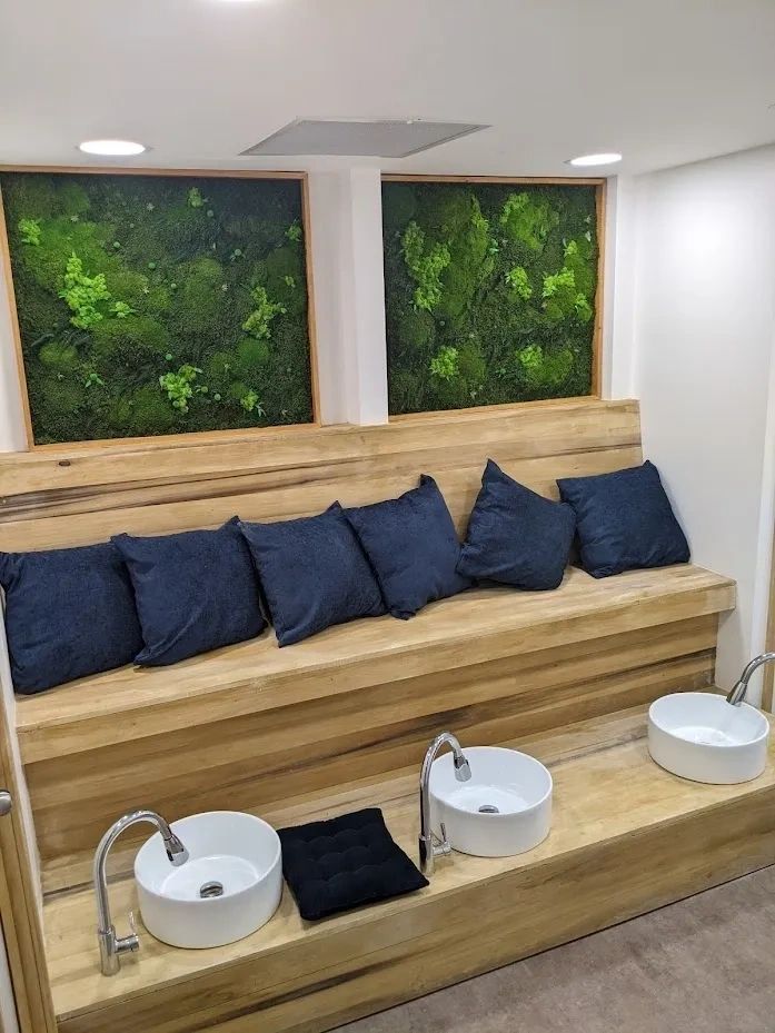 10 Reasons to Choose Custom Salon Furniture for Your Business