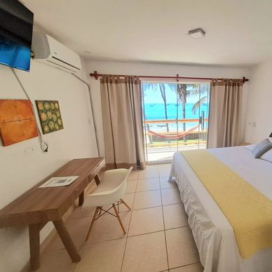 Cama matrimonial vista al mar