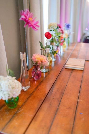 Simple Wedding Decoration and Flowers, Colorful Wedding flowers. Bud vase tablescape