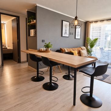 Sala-comedor luminosa del departamento MillarStays en Ñuñoa, cerca del Estadio Nacional