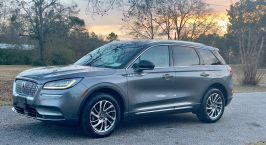 2022 Lincoln Corsair Base's photo