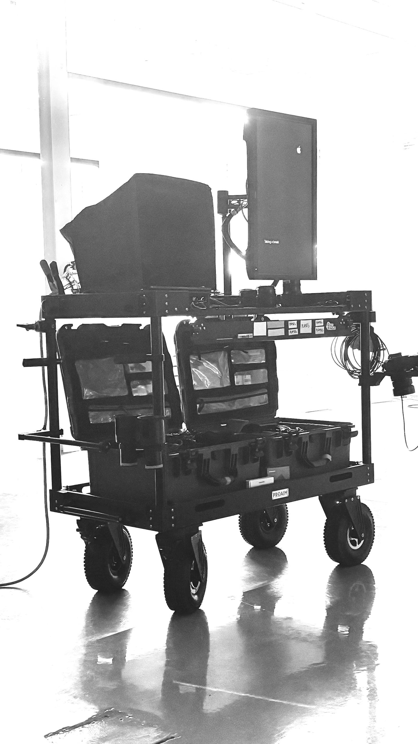 Digitech cart, digi, cart, digital capture technician, tech, monitor