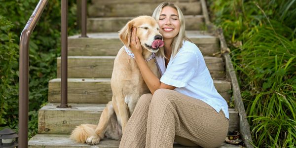 Zoe, dog walker and pet sitter