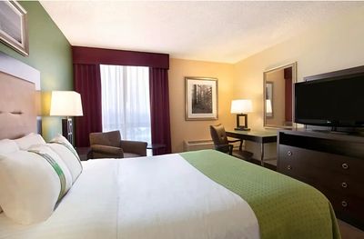 the Holiday Inn Airport room