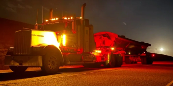 Our Trucking division can satisfy all of your trucking needs: from side dump to flat bed to Lowboy operations.



















