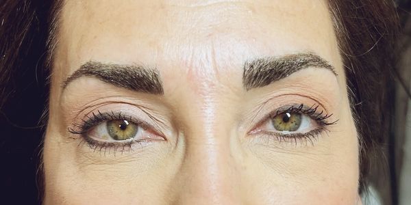 Permanent eyeliner procedure