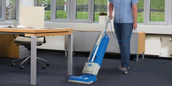 Office cleaning janitorial service 