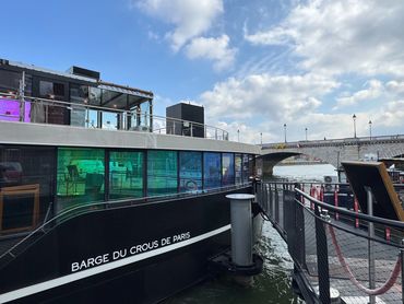 Restaurant Universitaire flottant 
La Barge du CROUS de PARIS