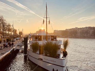 Restaurant sur  bateau Thalassa
Wake Up Café