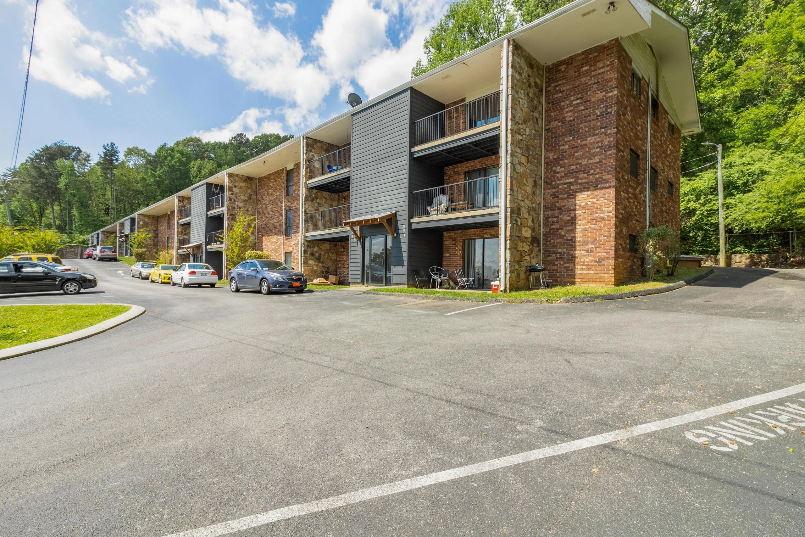Manchester Ridge Apartments - box2o4a