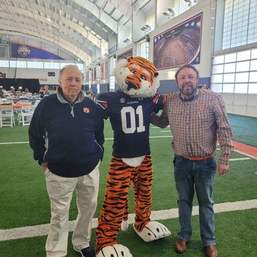 Our fabulous driver and Auburn University grad!!