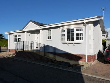 Two bedroom park home for sale in Truro, Cornwall, TR1