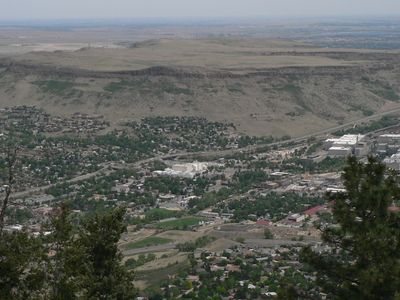 North Table Mountain from Lookout Mountain - 
By Rick Kimpel from Spring, TX, USA - North Table Mt