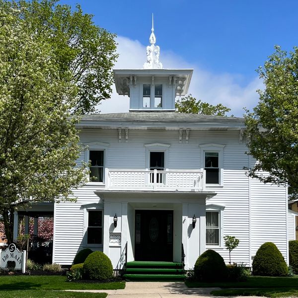 Hoag-Bernhardt Home. White Italianate style.