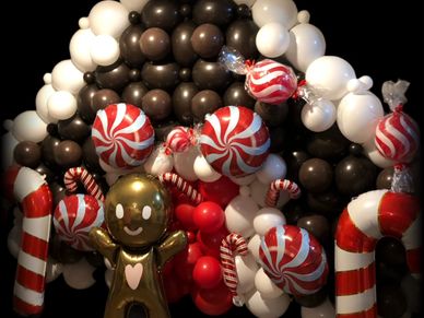 Balloon built ginger bread house 