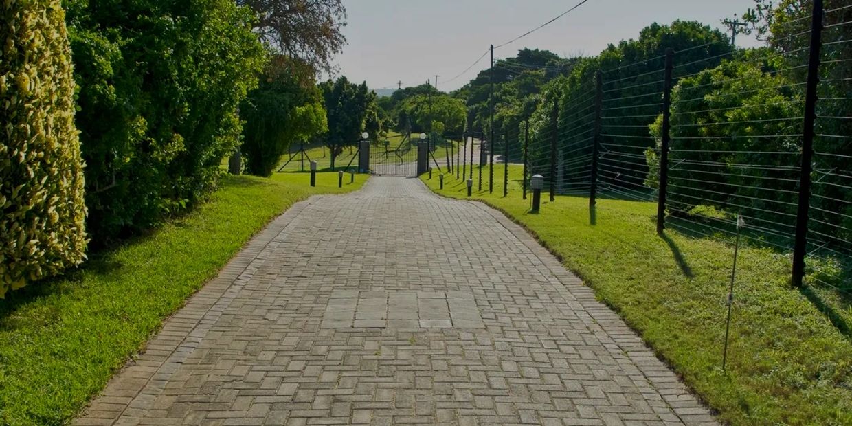 Pressure wash paver Driveway in Parkland Florida 