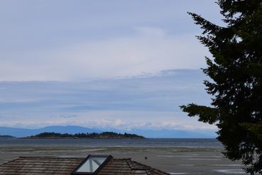 180 degree view of the beach from the rooftop deck