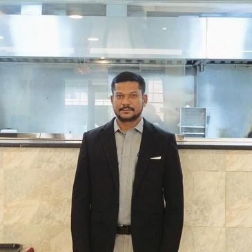 Haroon has experience in the restaurant hospitality industry, having served customers 
