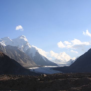View of mighty Darandurung Glacier with snow-covered peaks in the background