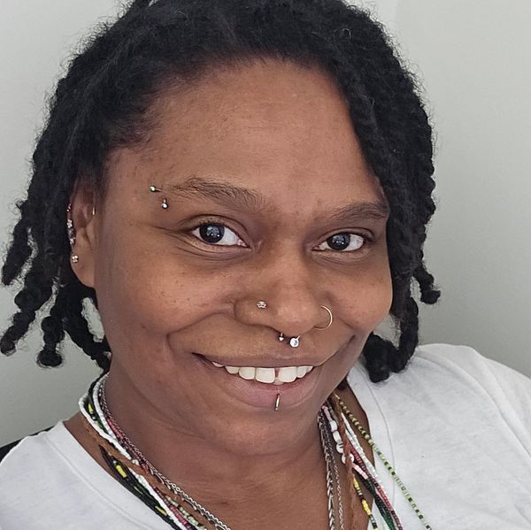 Picture of T. Sherna "Iya Ọṣun Iṣe Ṣe" Bush, LMT, Facilitator of Healing 