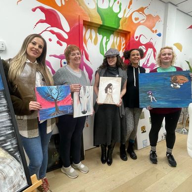 Paint and sip
Ladies night ideas
Ladies night group workshop
Ladies night art workshop
